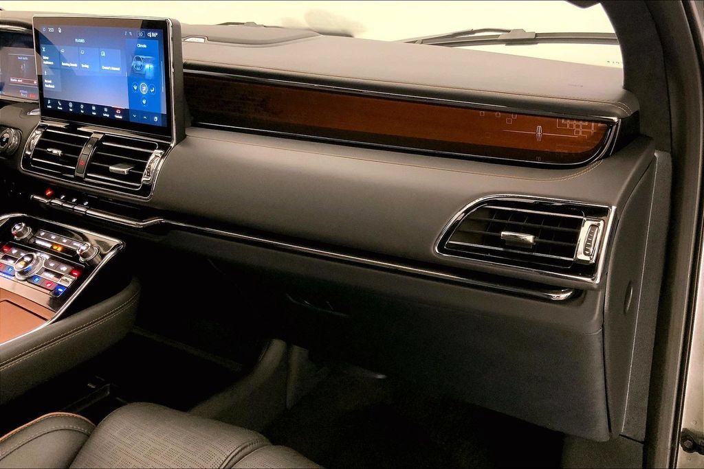 Used 2023 Lincoln Navigator L Black Label AWD/4WD image 23