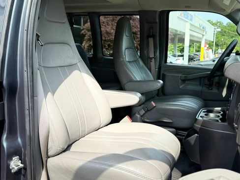 Used 2019 GMC Savana 3500 LS RWD image 29