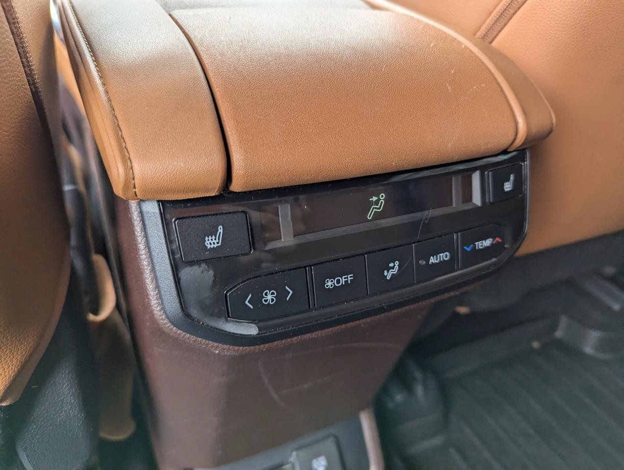 Used 2020 Toyota Highlander Platinum AWD/4WD image 26