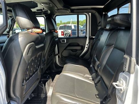 Used 2022 Jeep Gladiator Mojave w/ LED Lighting Group AWD/4WD image 7