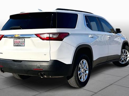 Used 2020 Chevrolet Traverse LT image 12