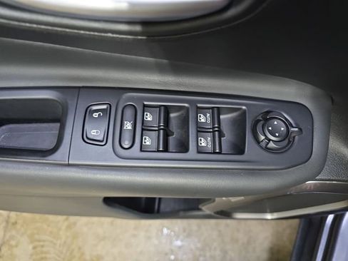 Used 2019 Jeep Renegade Limited w/ Trailer Tow Group image 27