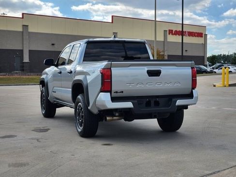 Used 2024 Toyota Tacoma TRD Off-Road image 7