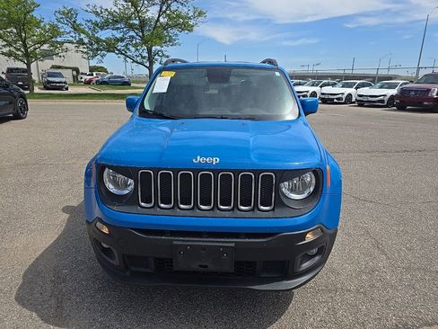 Used 2015 Jeep Renegade Latitude w/ Cold Weather Group II AWD/4WD image 2