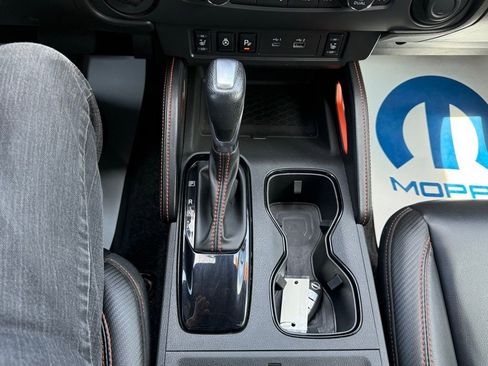 Used 2023 Nissan Frontier PRO-4X w/ Pro-4X Premium Package image 11