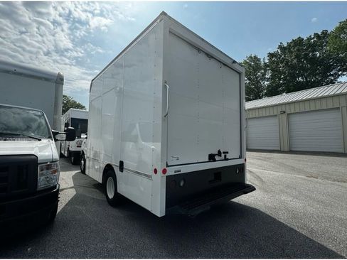 New 2024 Ford E-350 and Econoline 350 Super Duty w/ Driver's Safety Package RWD image 4