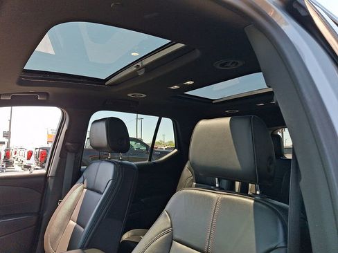 Used 2023 Chevrolet Traverse RS AWD/4WD image 14