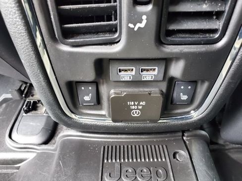 Used 2021 Jeep Grand Cherokee Trailhawk AWD/4WD image 12