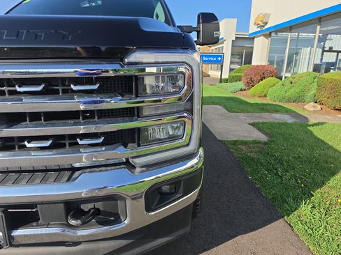 Used 2024 Ford F250 Lariat AWD/4WD image 10