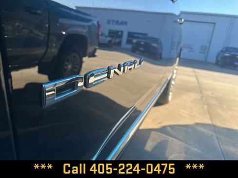 Used 2021 GMC Yukon XL Denali w/ Denali Premium Package image 2