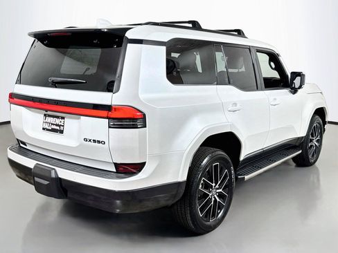 Used 2024 Lexus GX 550 w/ Accessory Package (Z1) AWD/4WD image 4