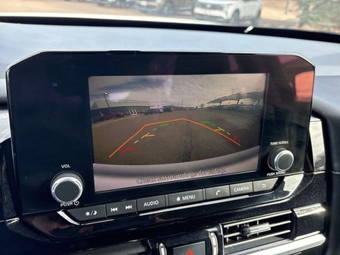 Certified 2024 Nissan Pathfinder SV image 32