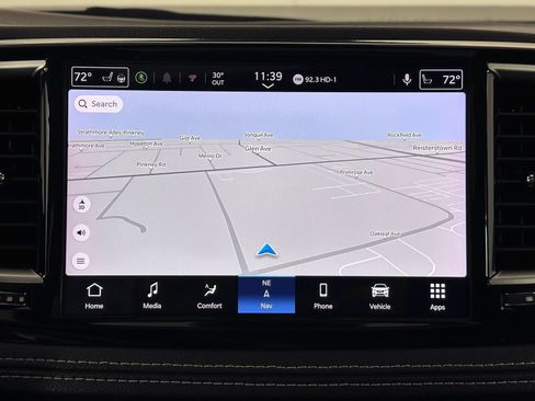 Used 2024 Chrysler Pacifica Limited FWD image 19