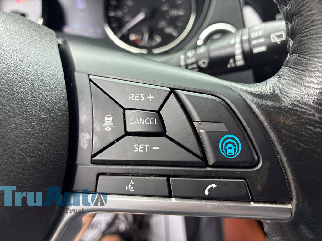 Used 2018 Nissan Rogue SL w/ Premium Package AWD/4WD image 31
