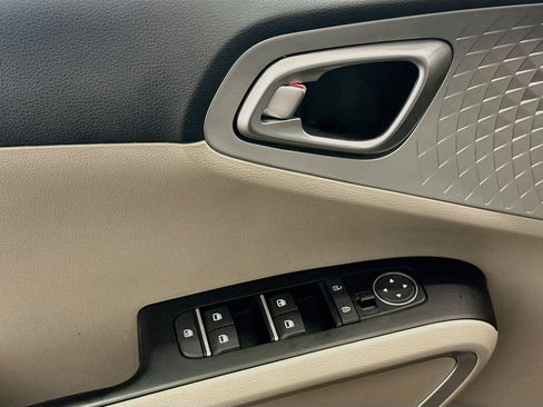 Used 2022 Kia Soul LX w/ Technology Package FWD image 15