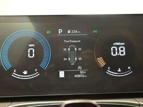 Used 2025 Hyundai Santa Fe SEL image 23