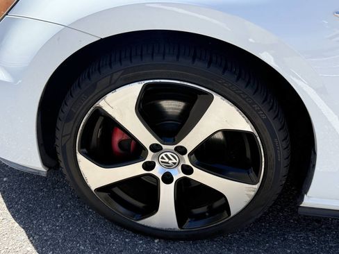 Used 2015 Volkswagen GTI S FWD image 33