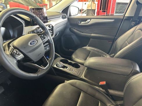 Used 2022 Ford Escape SEL w/ Technology Package FWD image 7