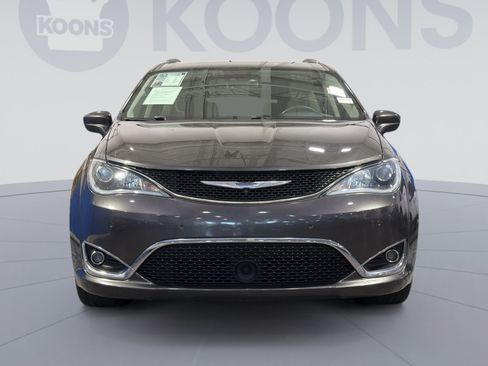 Used 2018 Chrysler Pacifica Touring-L Plus w/ Advanced Safetytec Group FWD image 11