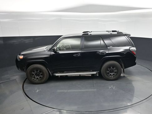 Used 2019 Toyota 4Runner SR5 RWD image 41