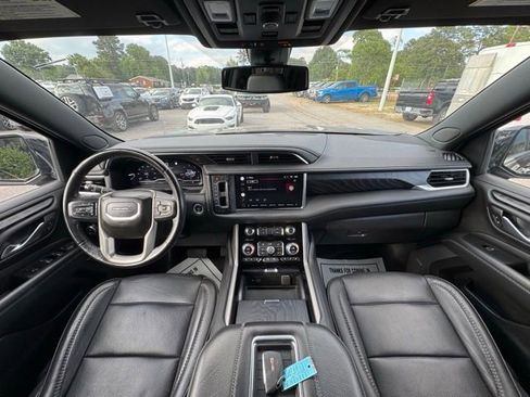 Used 2022 GMC Yukon XL Denali AWD/4WD image 18