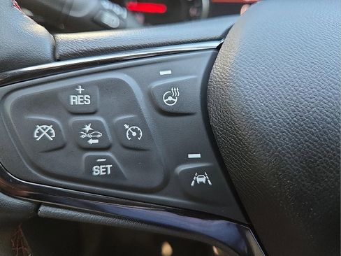 Used 2023 Chevrolet Equinox RS w/ RS Leather Package FWD image 17