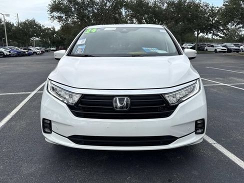 Certified 2024 Honda Odyssey Touring image 9