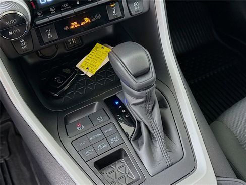 Used 2025 Toyota RAV4 XLE w/ Convenience Package AWD/4WD image 15