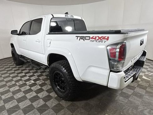 Used 2021 Toyota Tacoma TRD Sport w/ TRD Premium Sport Package AWD/4WD image 4