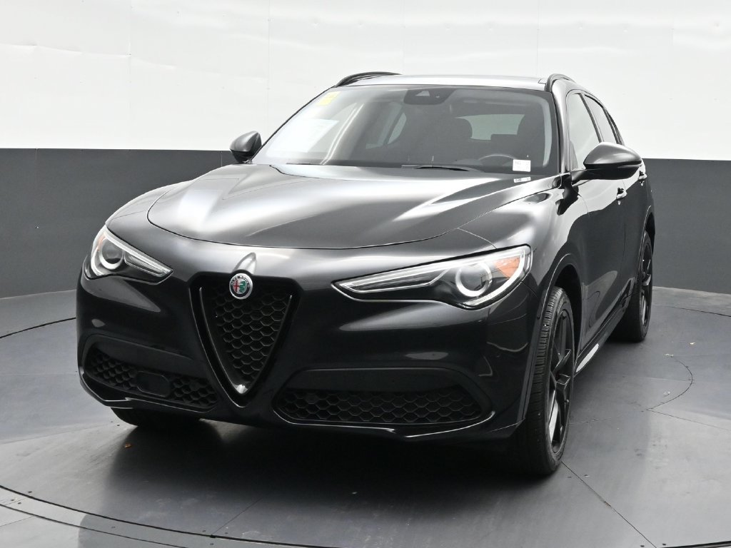 Used 2020 Alfa Romeo Stelvio Sport w/ Quick Order Package 22K Sport RWD image 9