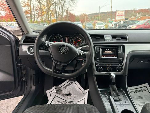 Used 2016 Volkswagen Passat 1.8T S image 21