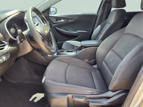 Used 2018 Chevrolet Malibu LS w/ LPO, Convenience Package 2 FWD image 10