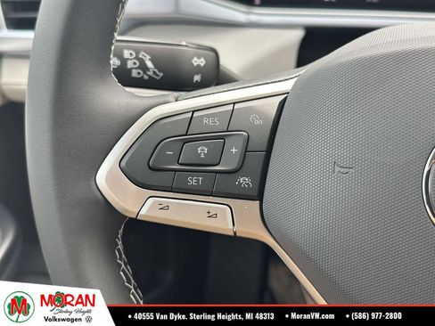 Used 2026 Volkswagen Taos SE FWD image 16