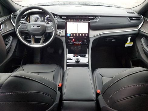 New 2025 Jeep Grand Cherokee Limited image 13