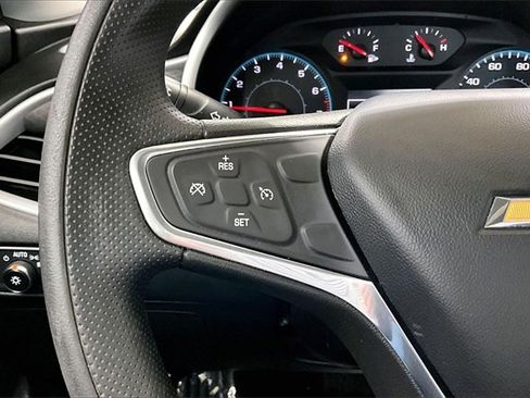 Used 2022 Chevrolet Malibu LT image 12