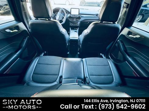 Used 2023 Ford Escape ST-Line image 9