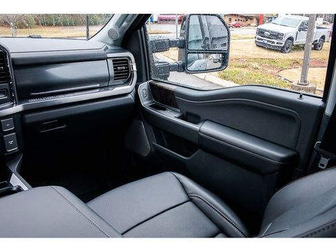 Used 2024 Ford F250 Lariat w/ Sport Appearance Package image 15