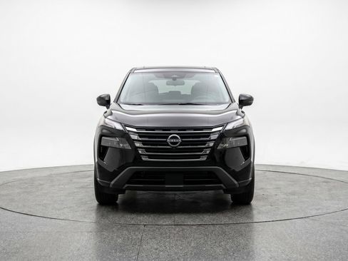 Used 2025 Nissan Rogue SV FWD image 2