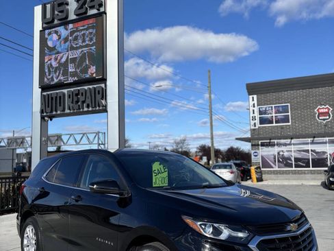 Used 2018 Chevrolet Equinox LT FWD image 1