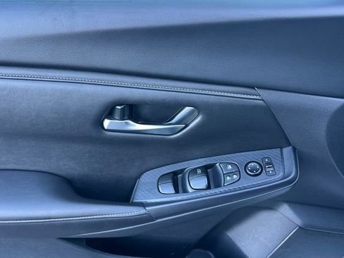 Used 2024 Nissan Sentra SV image 12