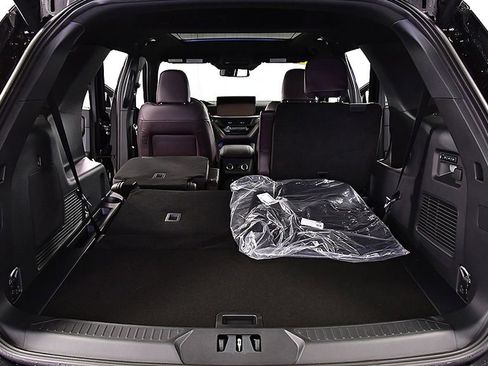 New 2026 Ford Explorer Platinum image 33