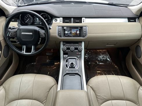 Used 2016 Land Rover Range Rover Evoque SE image 3