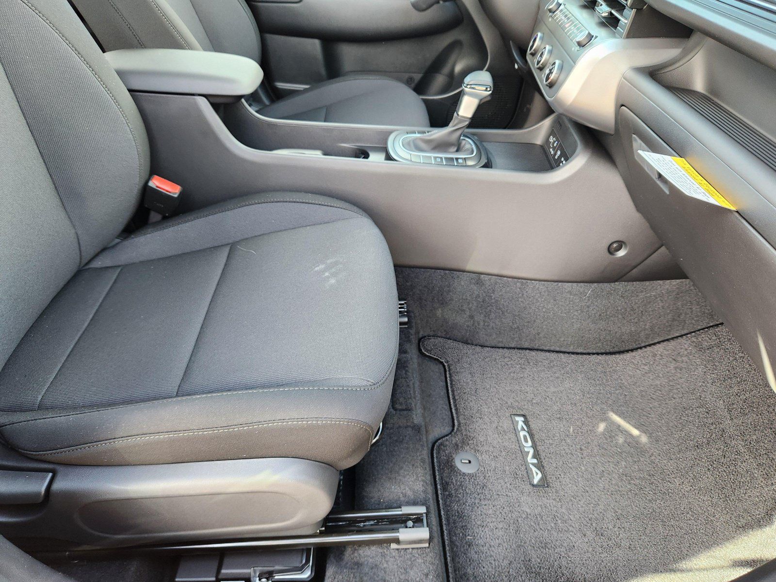 New 2026 Hyundai Kona SE AWD/4WD image 15