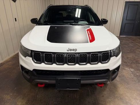 Used 2023 Jeep Compass Trailhawk image 2