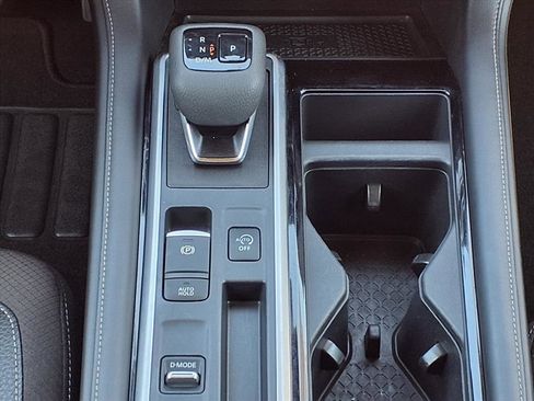 Certified 2024 Nissan Pathfinder SL image 16