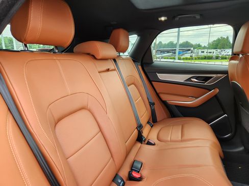 Certified 2026 Jaguar F-PACE R-Dynamic S AWD/4WD image 15