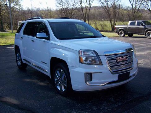 Used 2016 GMC Terrain Denali image 2