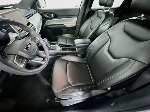 Used 2025 Jeep Compass Limited AWD/4WD image 13
