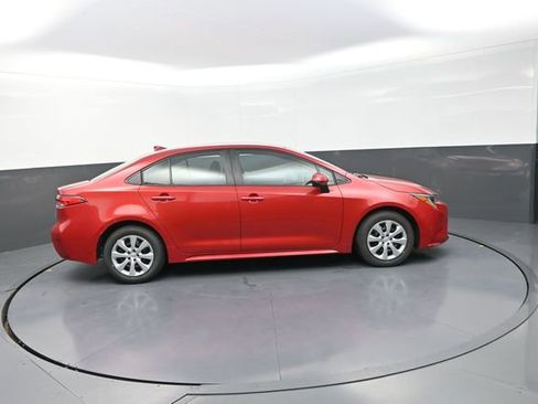 Used 2021 Toyota Corolla LE FWD image 63