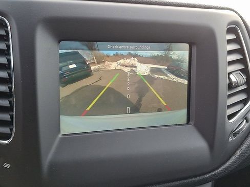 Used 2019 Jeep Compass Latitude w/ Popular Equipment Group image 5